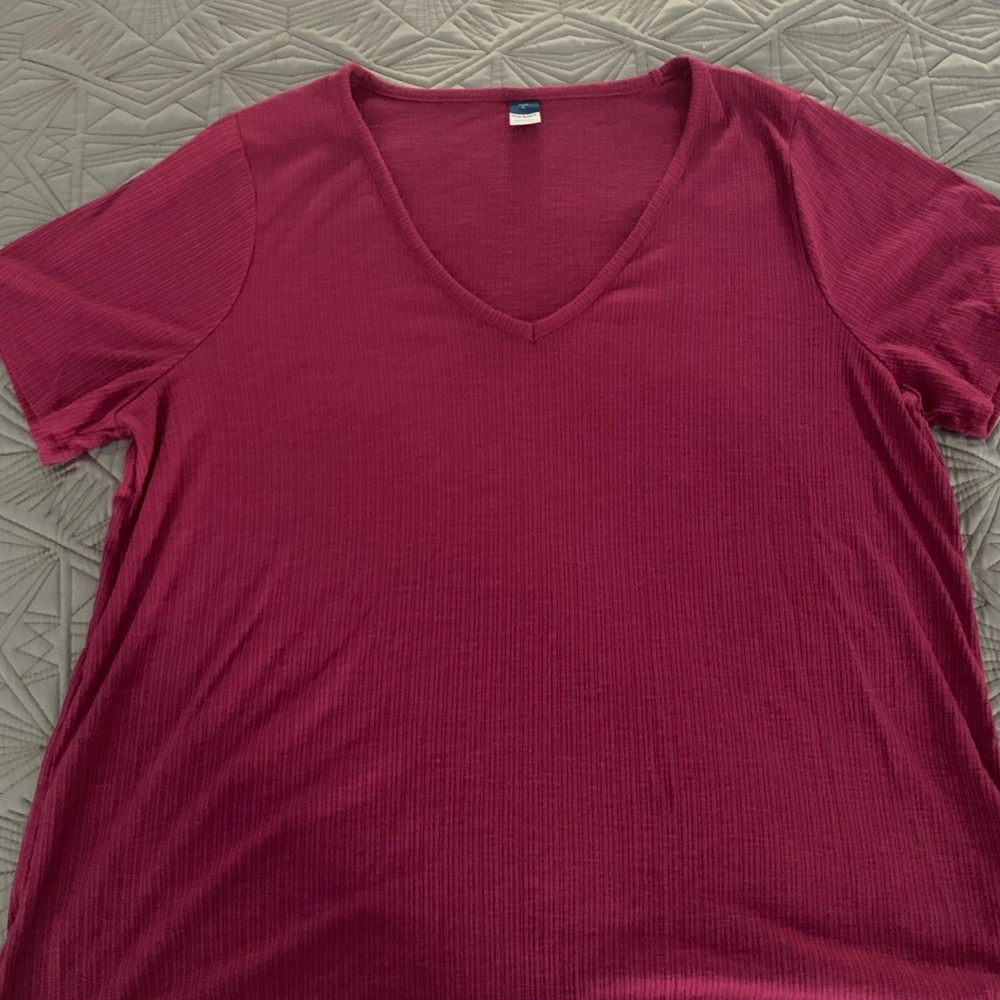 Old Navy v-neck luxe tee size L color Berry